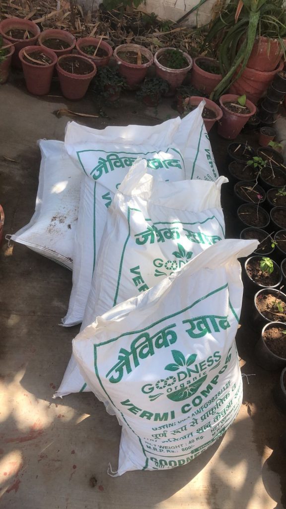 100% Pure Cow Dung Compost | Vermicompost Fertilizer in India | Goodness Organic | Buy Vermicompost in Bulk